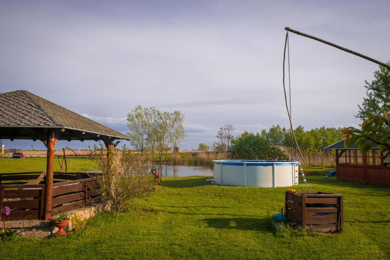 הוילה Palić Etno Salas - Etno Ranch - Seosko Turisticko Domacinstvo מראה חיצוני תמונה